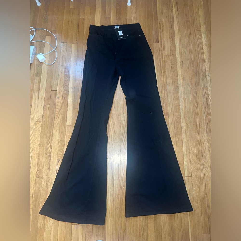 Black flare jeans, super stretchy
